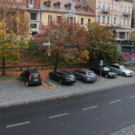 U Pidly Han/Misafirhane *