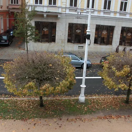 U Pidly Han/Misafirhane *