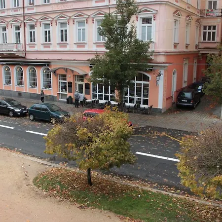 U Pidly Han/Misafirhane