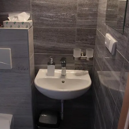 U Pidly Han/Misafirhane